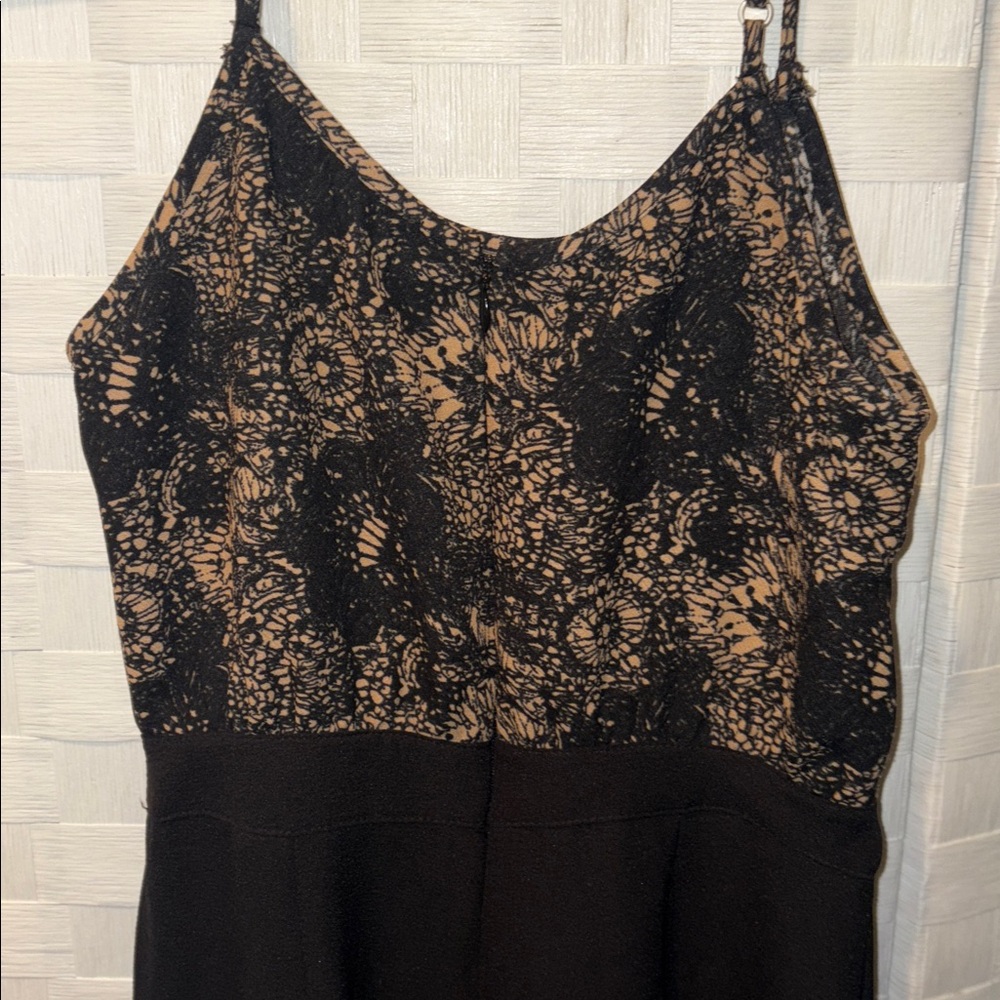 W Black and tan wide leg fitted jumpsuit with adjustable spaghetti straps- xs - Picture 9 of 11
